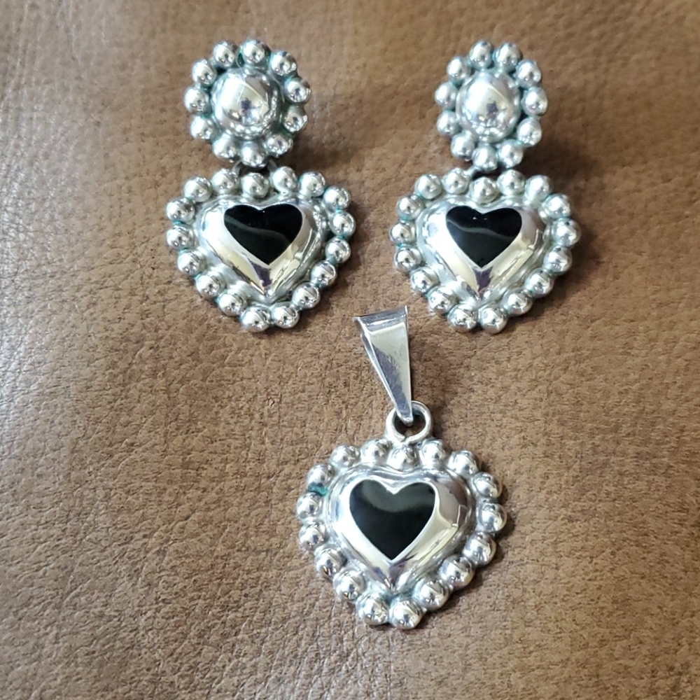 Sterling/onyx set 30grams silver